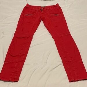 Free People Beautiful Red Jeans with zipper pockets on front and back size 26